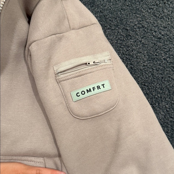 COMFRT ZIP UP HOODIE- Quality, thick material, soft - Picture 4 of 6